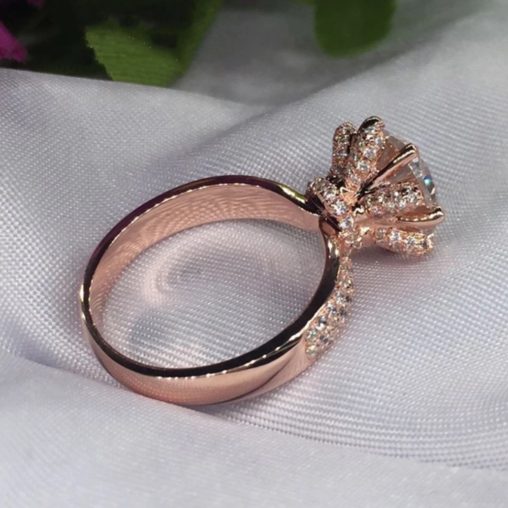 (size 7)18k rose gold engagement ring - Picture 2 of 3